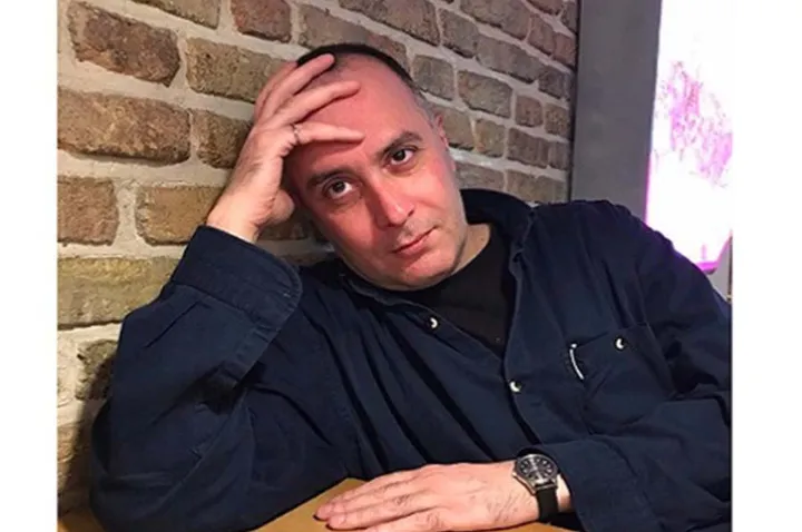 مترجمی که در اعتراض به سانسور جایزه‌ی کتاب سال را نپذیرفت