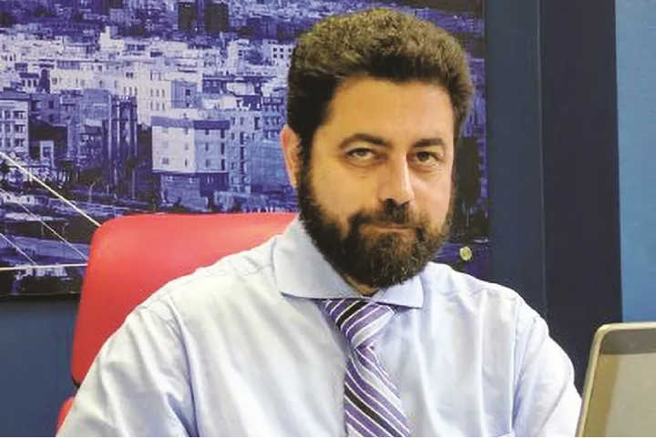 علیرضا پارسای، مشاور مهاجرت گروهی از ایرانیانی شاکی از دفتر ورشو: دفتر ورشو، زندگی خیلی‌ها را از بین برد