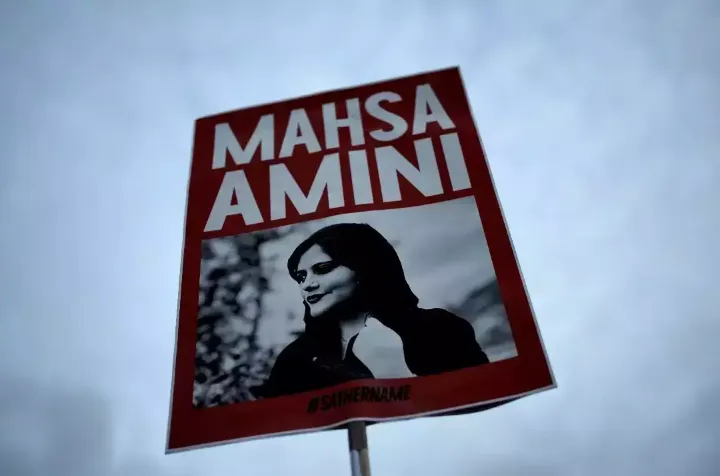 سروده‌ای برای مهساهای ایران