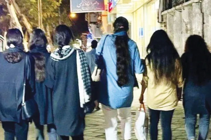 شهامت آنها را ندارم و خوشحالم که نشد مهاجرت کنم