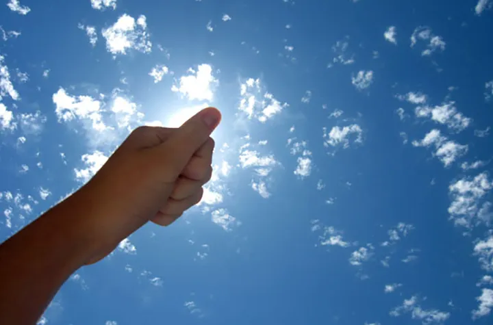 دور نیست روزی که «به‌پای آدمی کبر سماوی، سرنگون گردد»