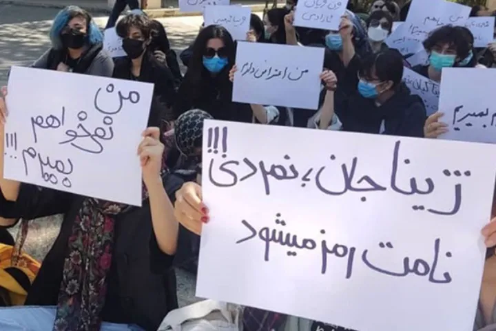 انتقاد از به حاشیه‌رفتن «زن زندگی آزادی» در حرکت‌های اخیر نیروهای سیاسی خارج از کشور