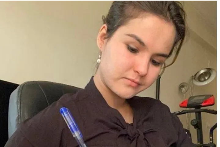 جایزه‌ی معتبر اسپانیا برای تمنا زریاب پریانی دختری که بازداشت شده بود