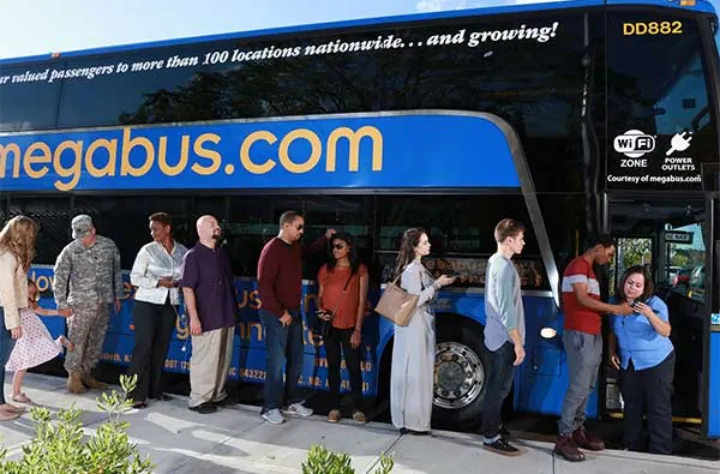 با مگاباس ۱۶ بار در روز به تورنتو بروید و برگردید