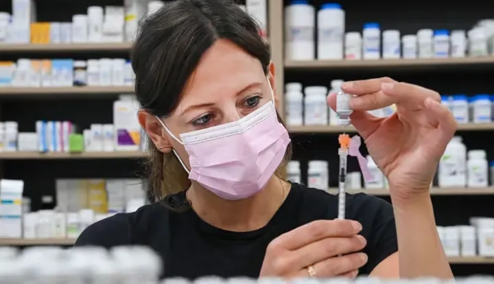 از «تمدید نسخه‌» تا «درمان دارویی» در داروخانه