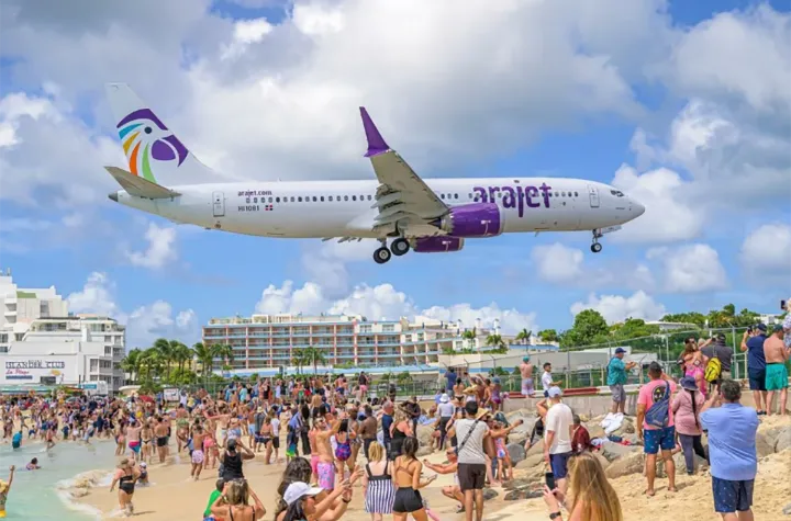 شرکت آراجت و سفر ارزان از تورنتو و مونترال به دومینگو