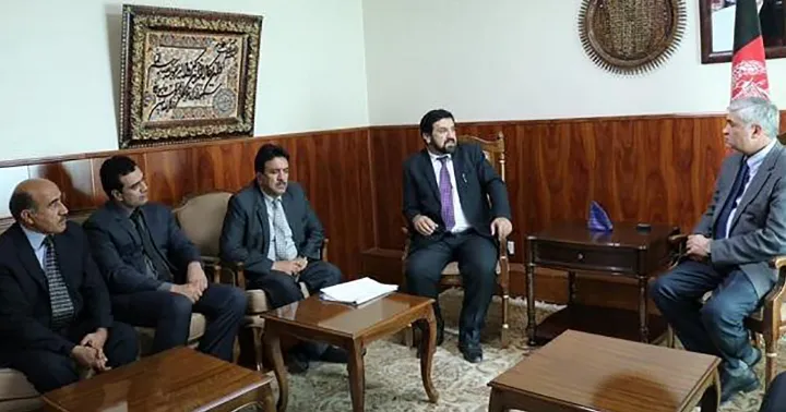 تعیین افراد غیرمتخصص زیر نام جوان‌سازی