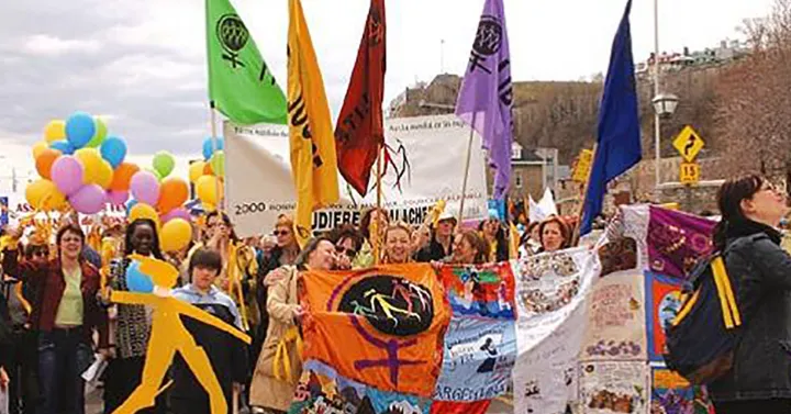 گفت‌وگوی هفته با الهه شکرائی؛ از راهپیمایی علیه حجاب اجباری تا راهپیمایی برای «نان و گل سرخ»