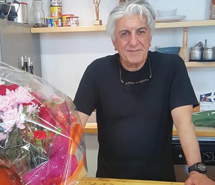 نشست مطبوعاتی «حرفه‌ای»ها و گفت‌وگو با کیانیان