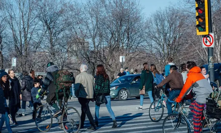 کاهش امید به زندگی در کانادا در سال ۲۰۲۲ به‌ویژه در میان زنان