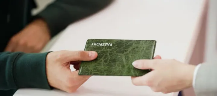 تعلیق قراردادهای دولت فدرال با شرکت اپلیکیشن ArriveCAN