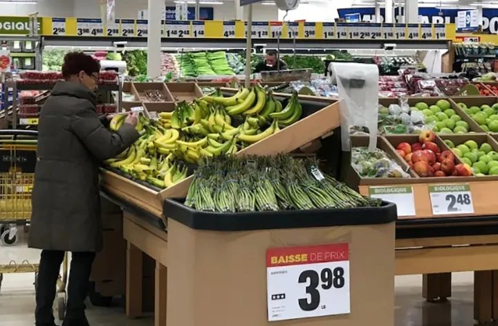 خواربارفروشی‌های بزرگ به بازار با تخفیف روی می‌آورند