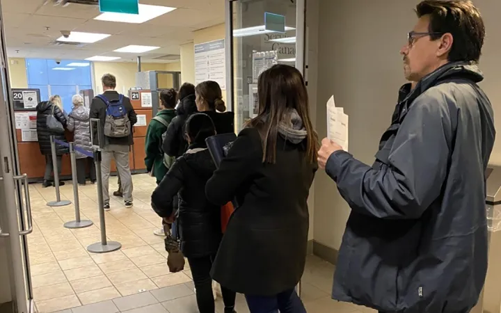 هنگام درخواست حضوری گذرنامه باید بسیار صبور باشید