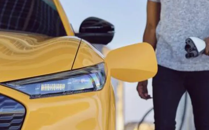 دوسوم کانادایی‌ها به فکر خرید خودرو برقی هستند