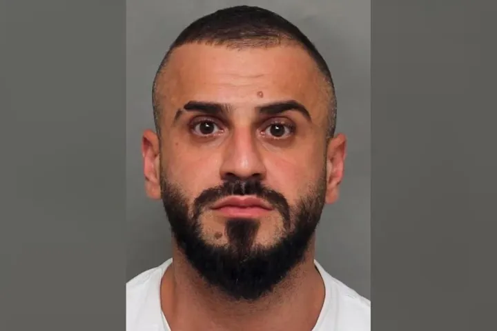 بازداشت دو کارمند یک نمایندگی در رابطه با سرقت خودرو