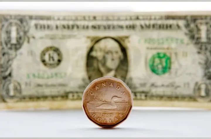 سقوط دلار کانادا: آیا ارزش آن به زیر ۷۰ سنت آمریکا خواهد رسید؟