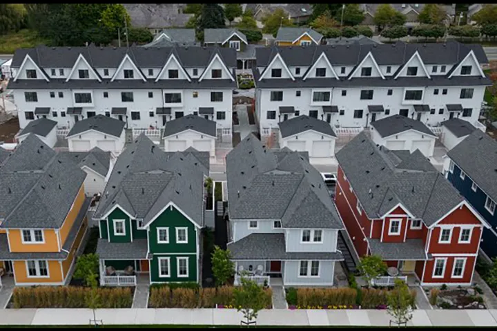 وام ۳۰ ساله بدون افزایش نرخ بهره؛ آیا مدل آمریکایی در کانادا عملی است؟