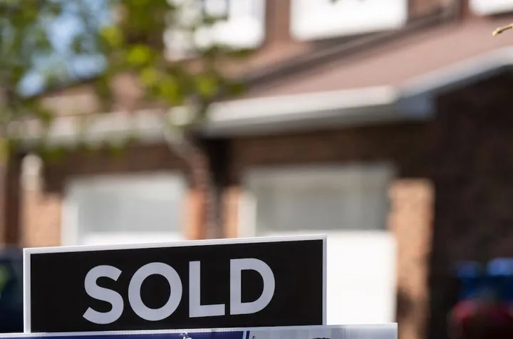 آیا بازار مسکن کانادا به رکود می‌رود؟ پیش‌بینی‌های جدید برای سال ۲۰۲۵