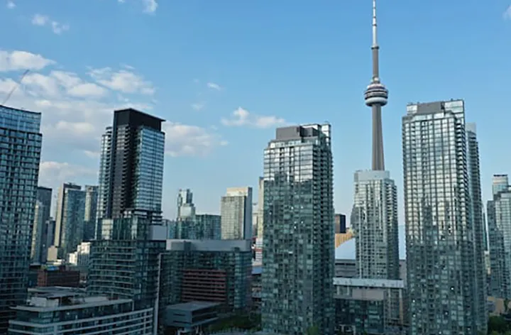 شوک در آسمان‌خراش‌ها؛ سقوط بازار کاندو در قلب کانادا