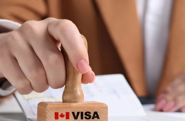 تومار ایرانیان متقاضی مهاجرت در سایت مجلس کانادا 